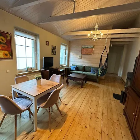 Igo Townhall アパート *